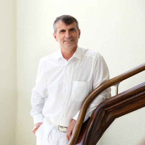 Dr. med. Muharrem Hajdari
